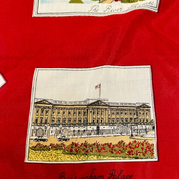 Vintage THIRKELL London Landmark Themed Red Square 25” Scarf - Picture 4 of 12